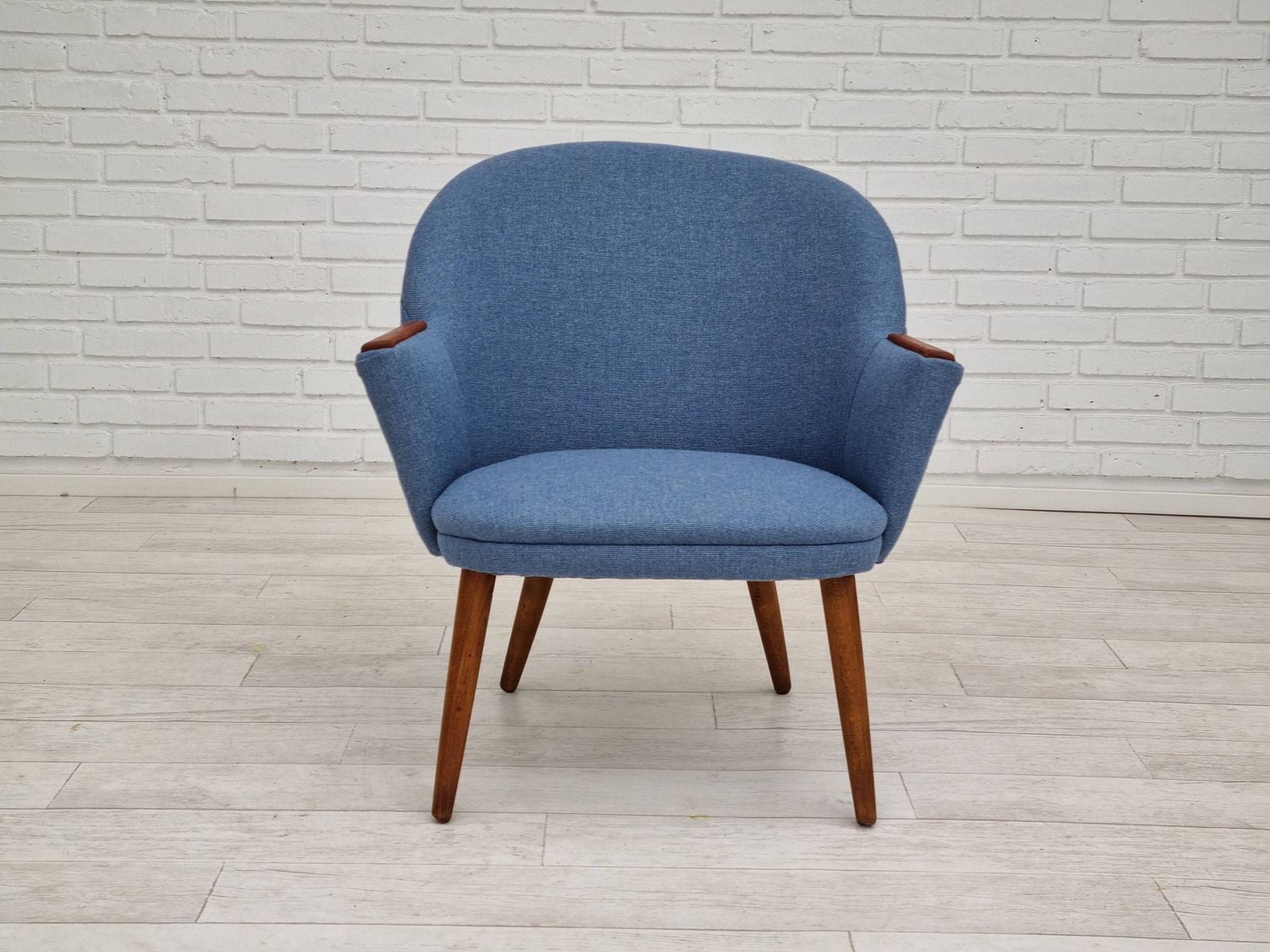 1960s, Danish Design, Completely Renovated Lounge Chair, Camira Furniture Wool Fabric, Teak photo 1071.6