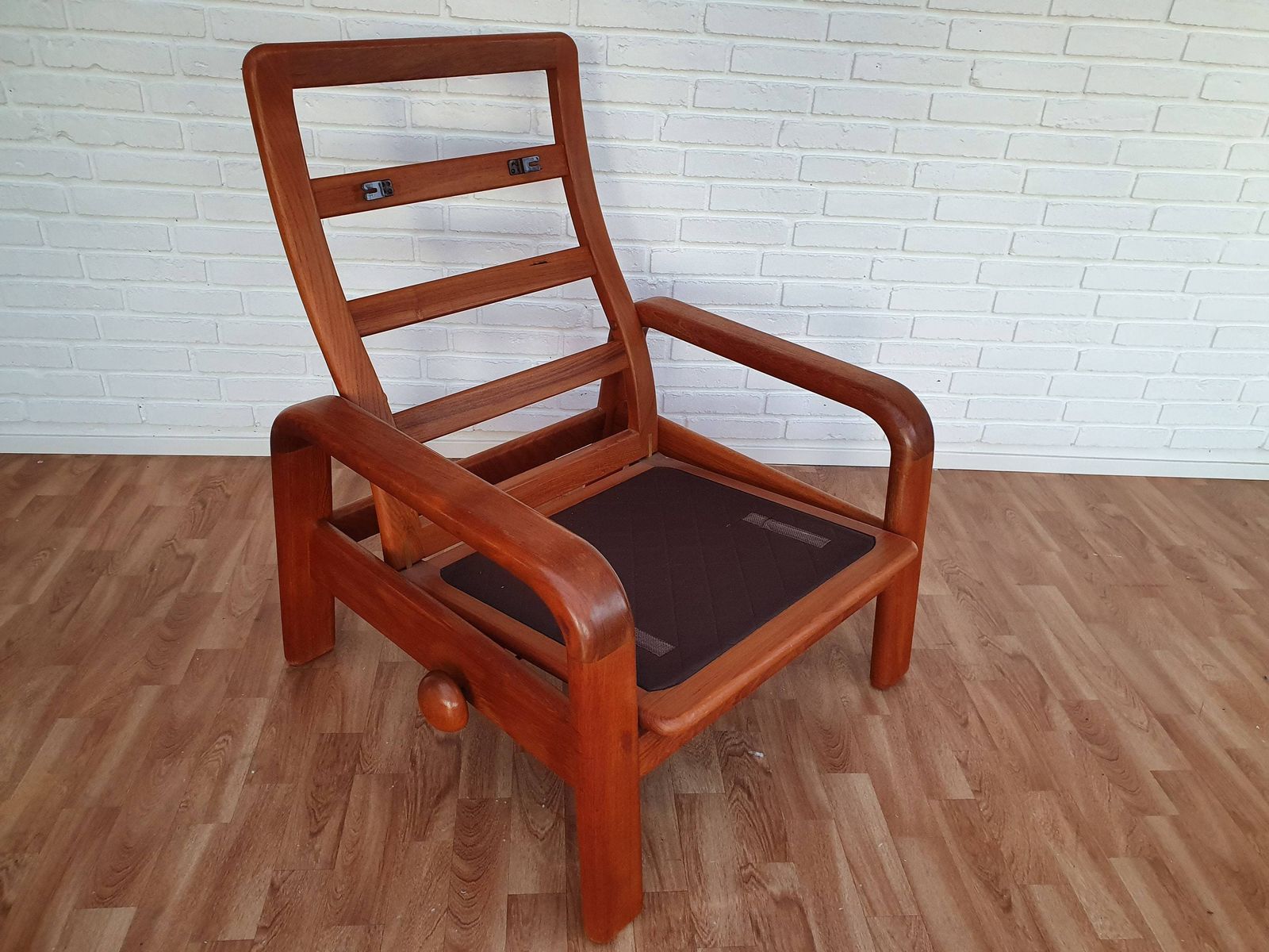 photo furniture Danish Adjustable Lounge Chair, Hs Design, Nubuck Leather, Solid Teak Wood, 80s