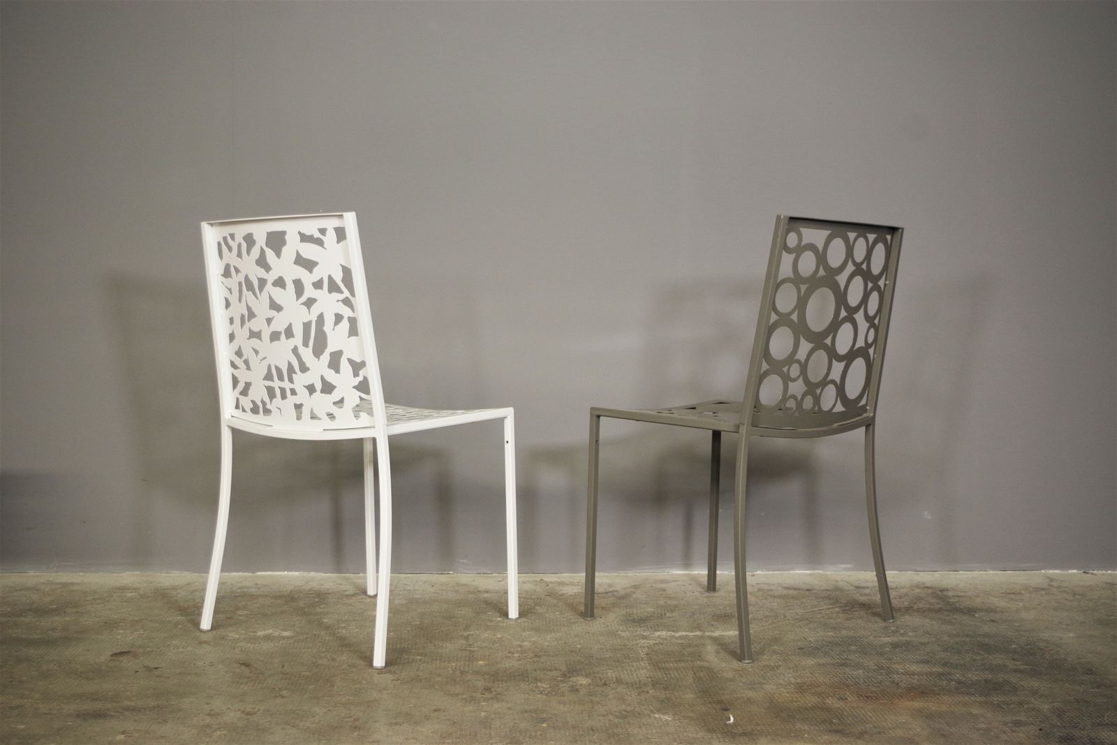 photo vintage Set Of Six Papeete Iron Chairs