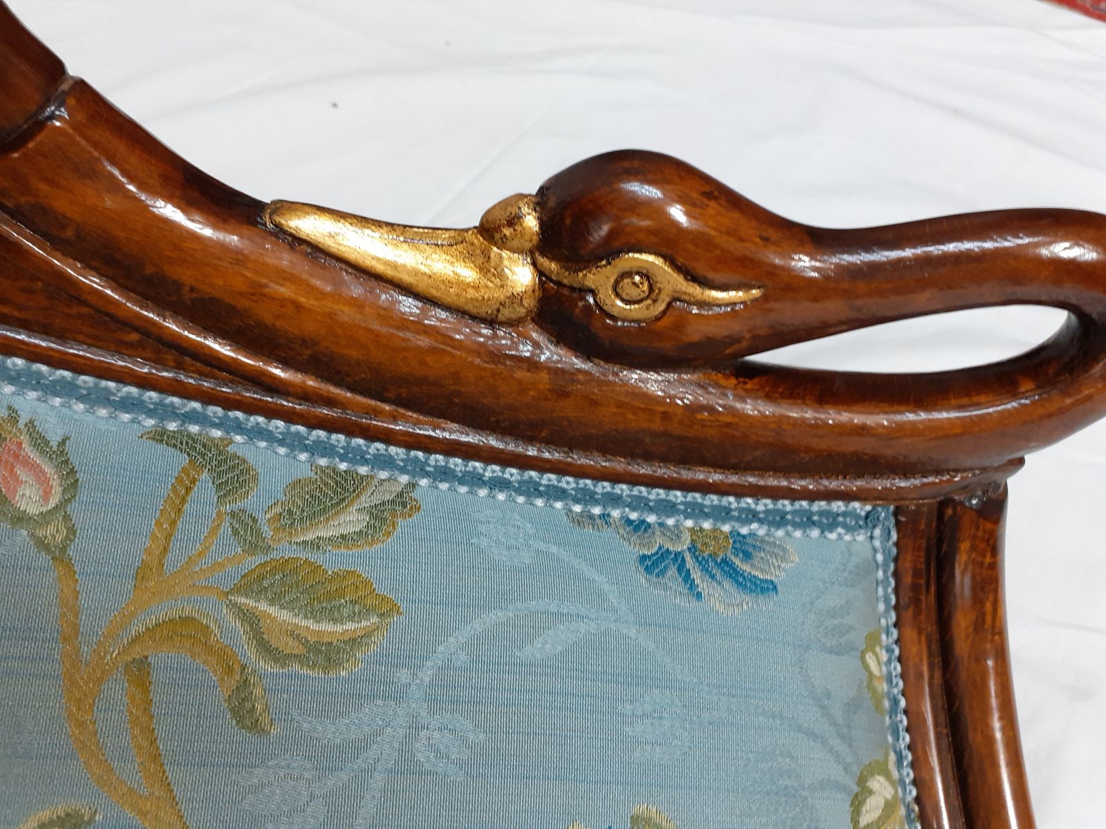 2232.0 Beech Armchair With Hand Carved Swan photo