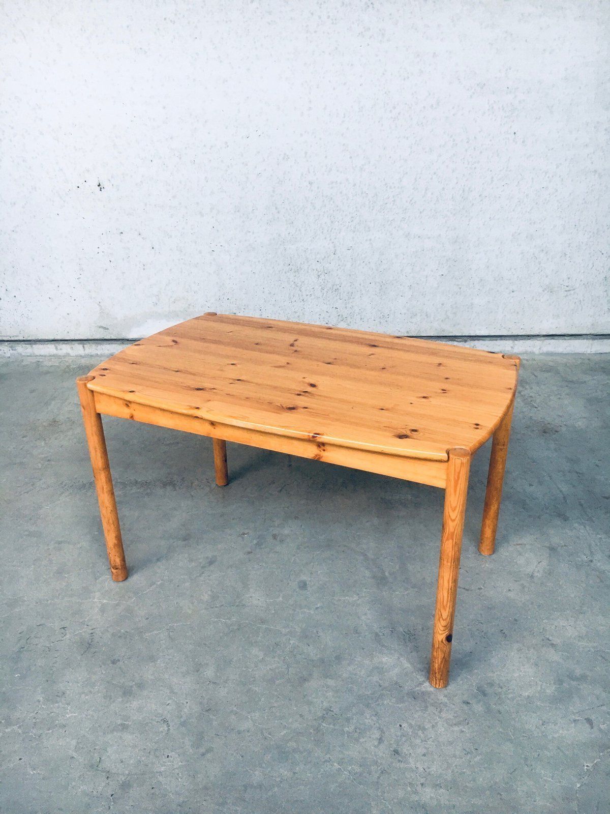 photo buy Deense Grenenhouten Stoelen En Tafel In De Stijl Van Rainer Daumiller, Ca. 1975