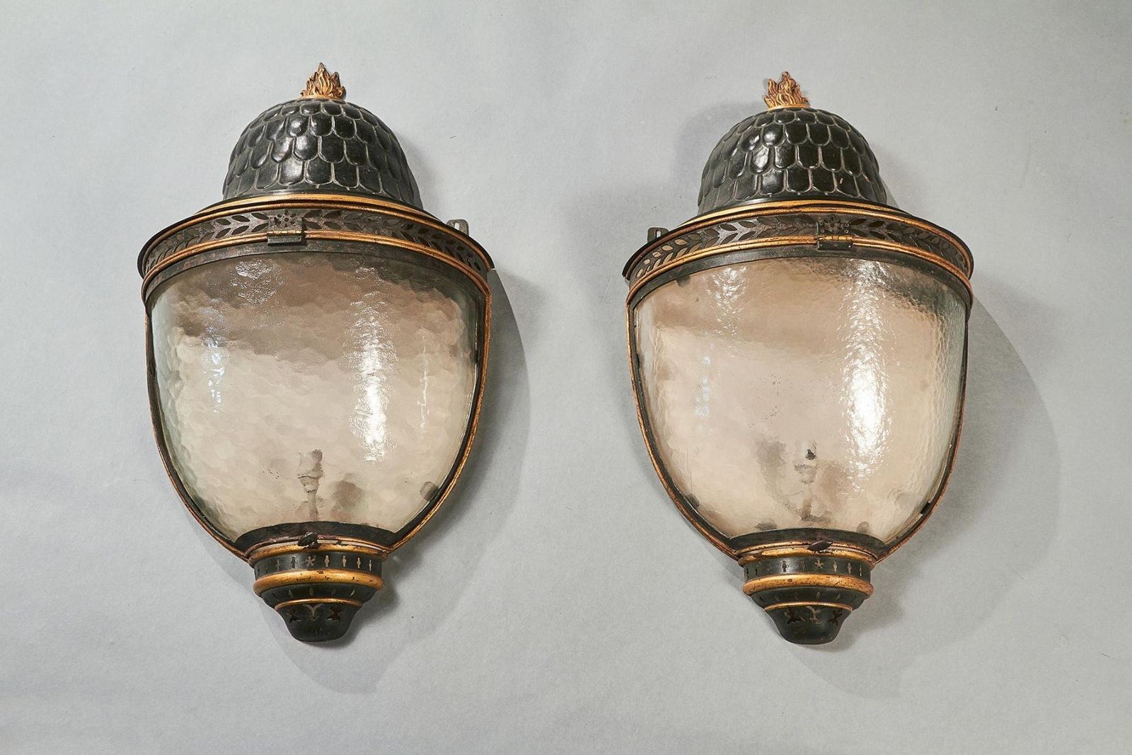 Impressive Pair Of Large Early 19th Century French Tole Peinte And Parcel Gilt Wall Lanterns photo 12500.0