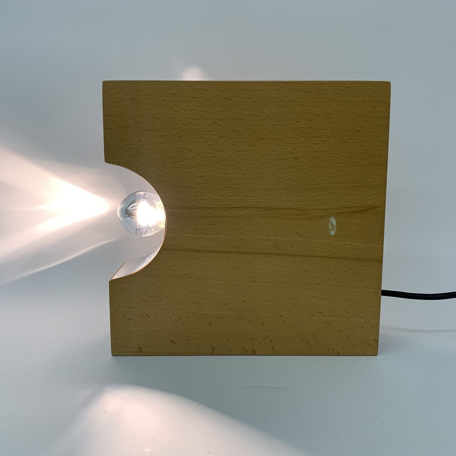 Mid Century Design Tafellamp Van Massief Hout, Jaren 1970, Minimalistisch photo furniture