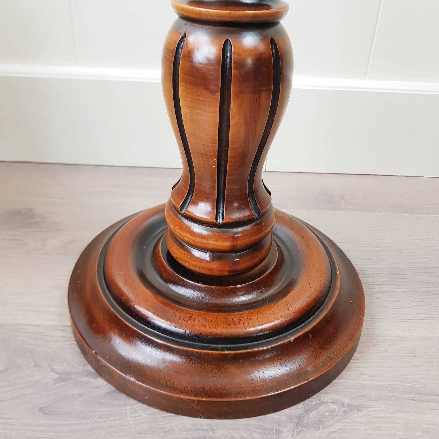 Vintage Mahonie Houten Zuil Voor Plant Of Vaas photo vinterior
