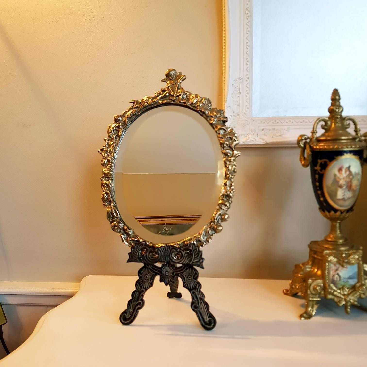 Oude Facetgeslepen Wandspiegel, Lijst In Goudkleurig Brons/Messing photo furniture