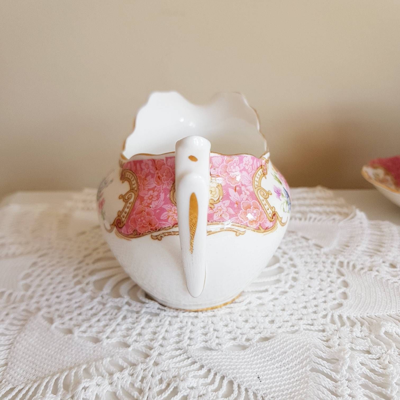 Rare!!! Royal Albert Bone China, Reg No 855022, Pink Floral Sprays, Gravy Boat, Jug, Sauce Dish, Made In England photo for sale