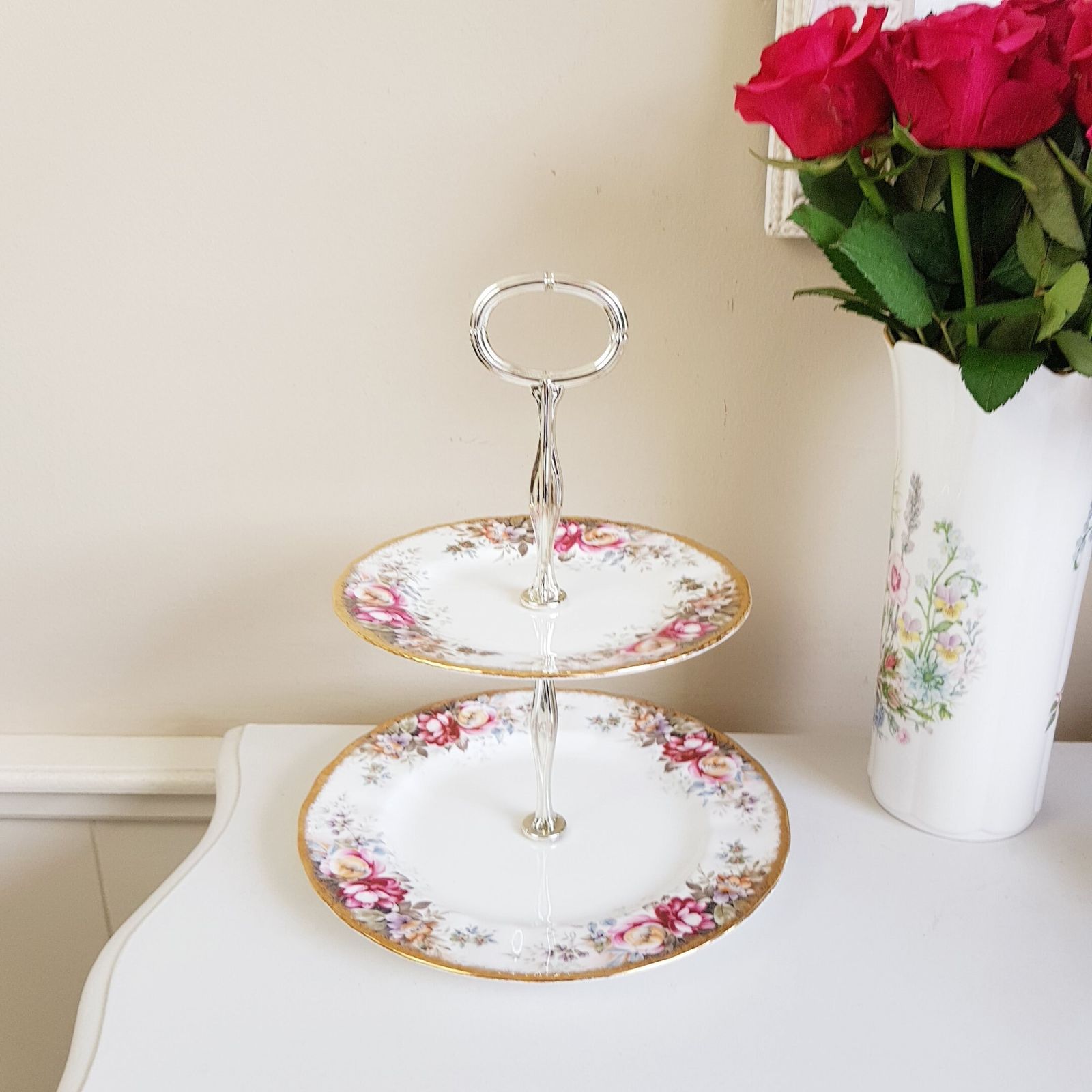 Vintage Queen Anne, Summer Rose Pattern, Fine Bone China, Dubbele Etage, Made In England photo buy