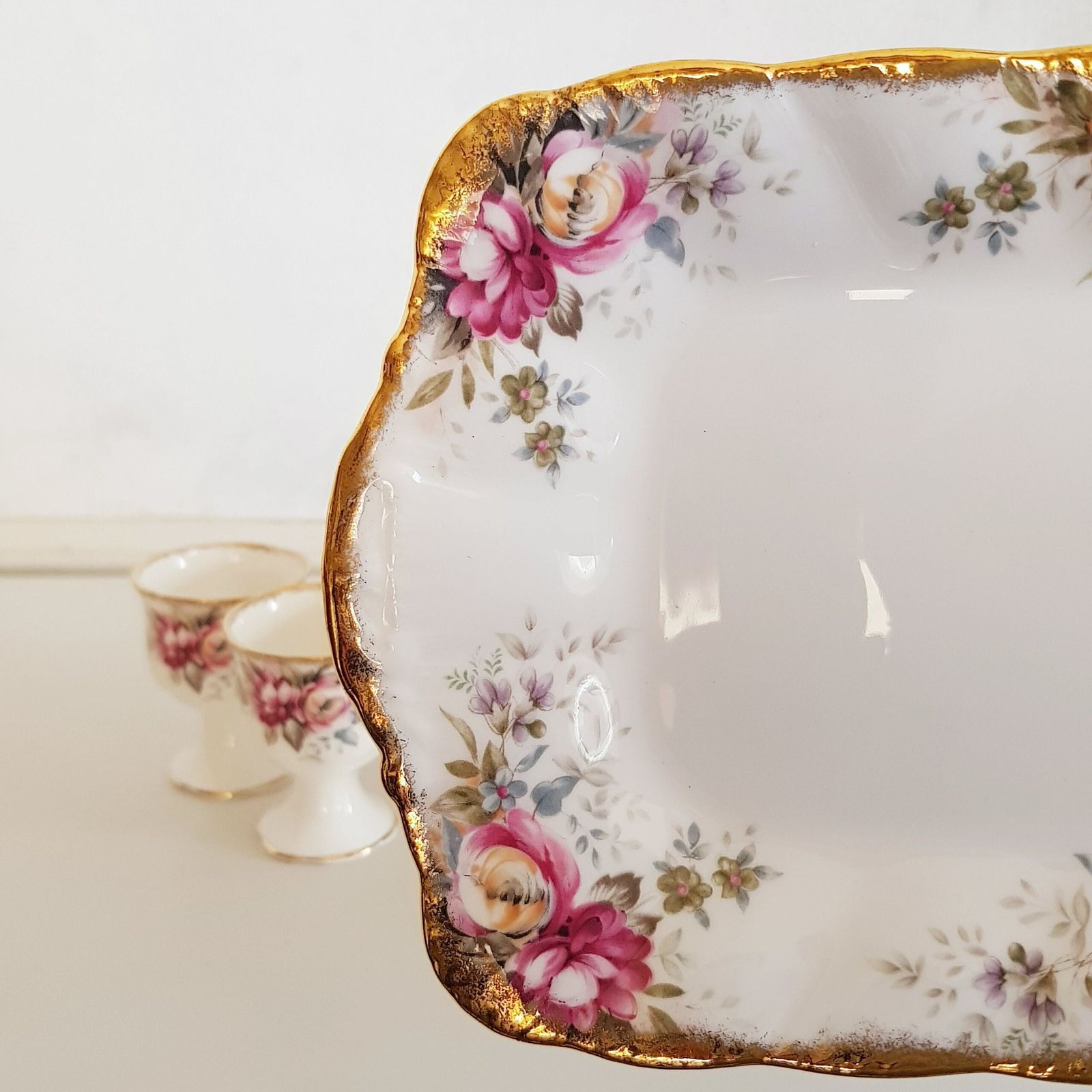 Vintage Queen Anne, Made In England, Egg Cups And Uderplate photo vinterior