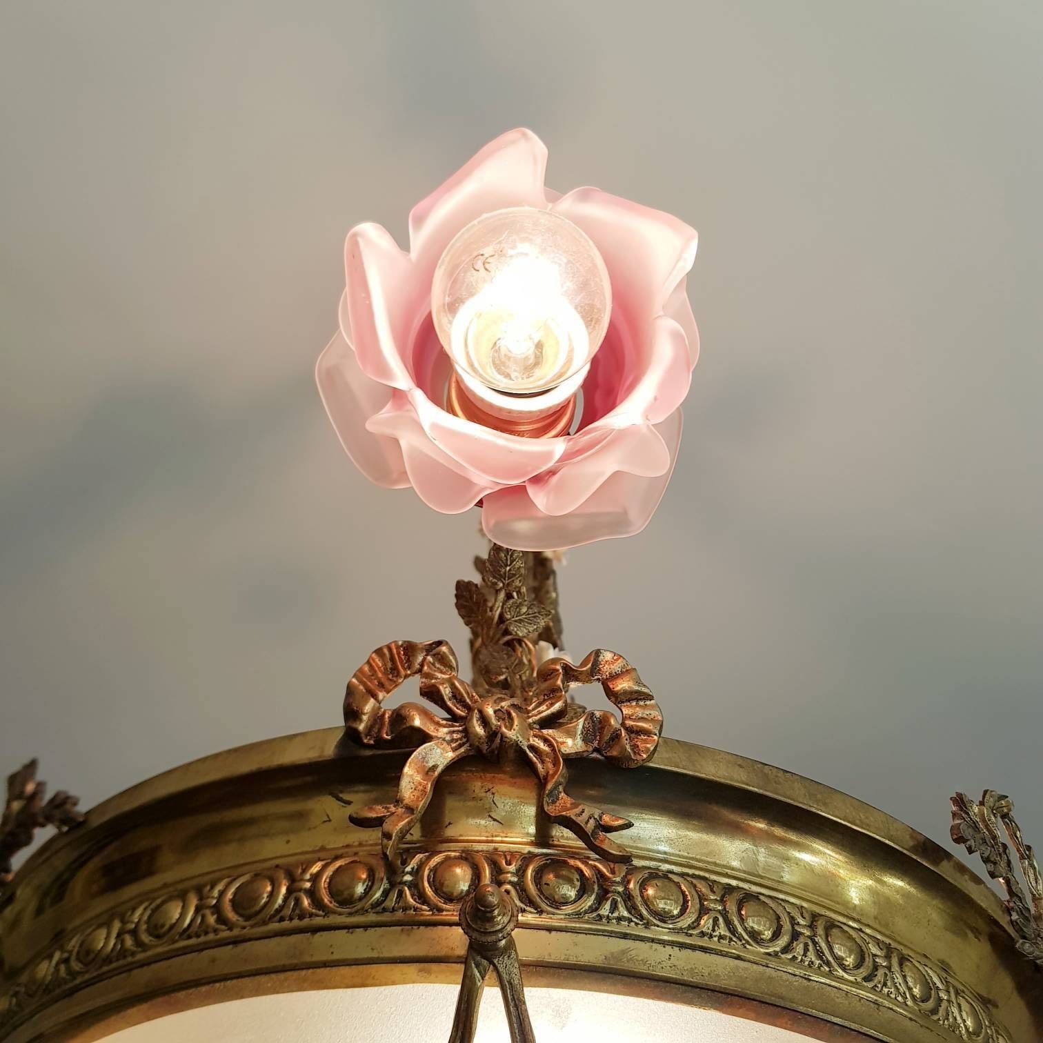 Antieke Franse Kroonluchter, Hanglamp Met 4 Lichtpunten, Vintage Hanglamp, Plafondverlichting photo vinterior