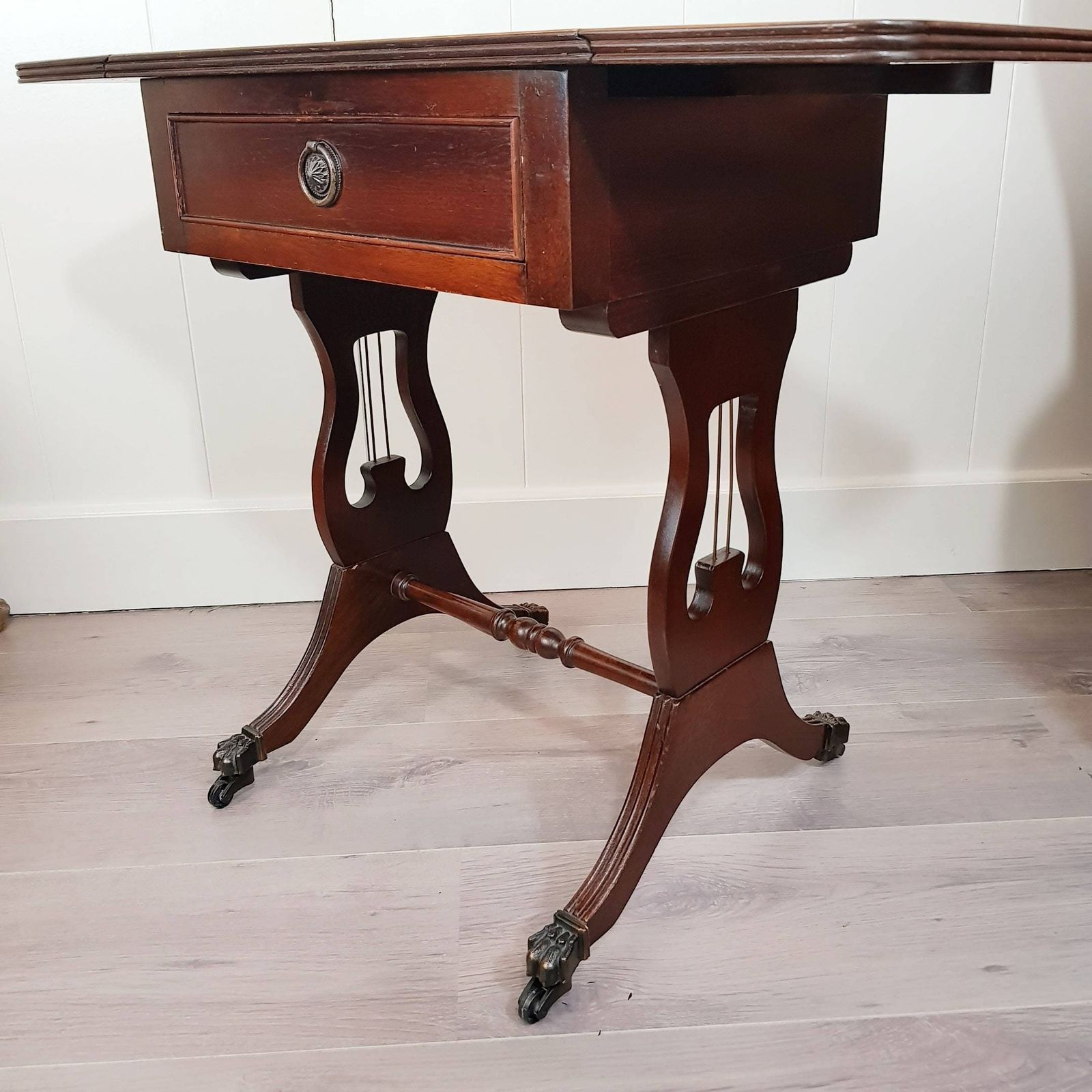 Regency Mahonie Uitschuifbare Ontbijttafel Met Lade, Victoriaanse Stijl photo for sale