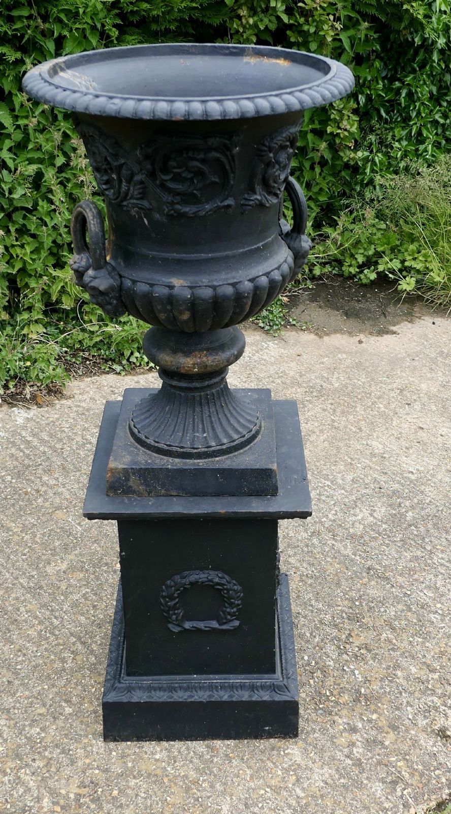 Large Cast Iron Urn, Garden Planter photo furniture