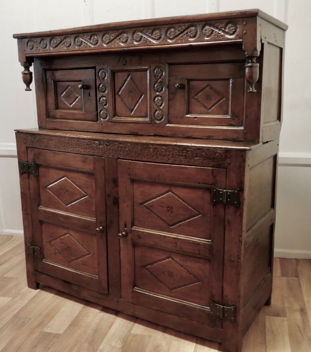 photo vinterior 17th Century Carved Oak Court Cupboard, Livery Cupboard