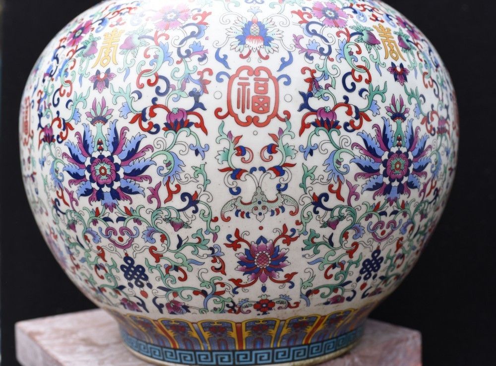 Pair Chinese Porcleain Vases   Qianlong Urns Bulbous Shangping Form photo buy