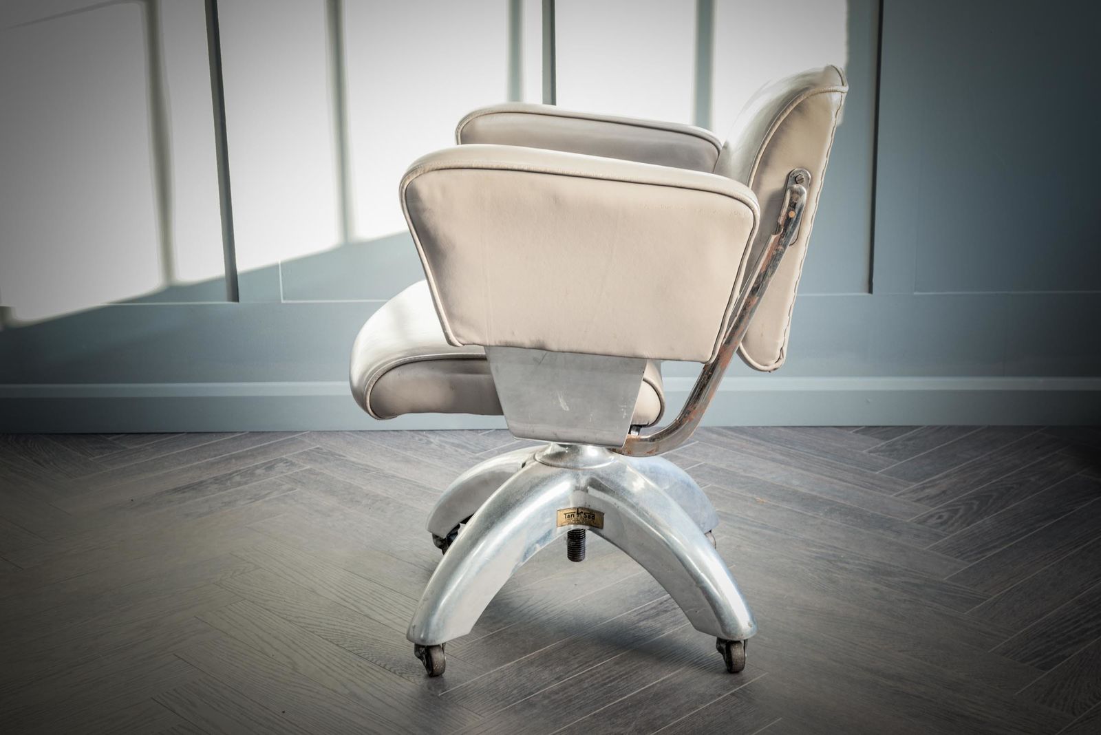 Tansad De Luxe V.26 Grey Leather Office Chair photo vintage