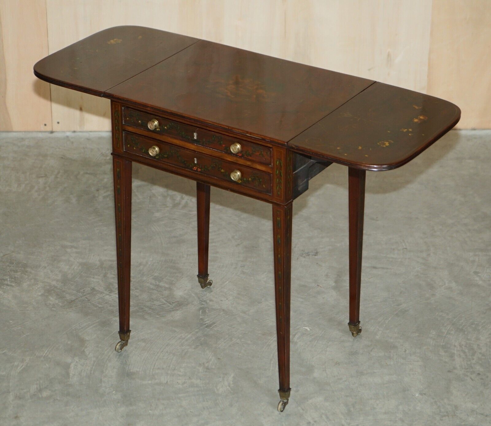 photo furniture Antique Regency Circa 1815 Sheraton Hand Painted Cherub Extending Side End Table