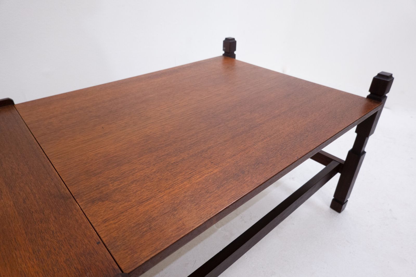 Mid Century Modern Coffee Table With Removable Tray photo 1615.0