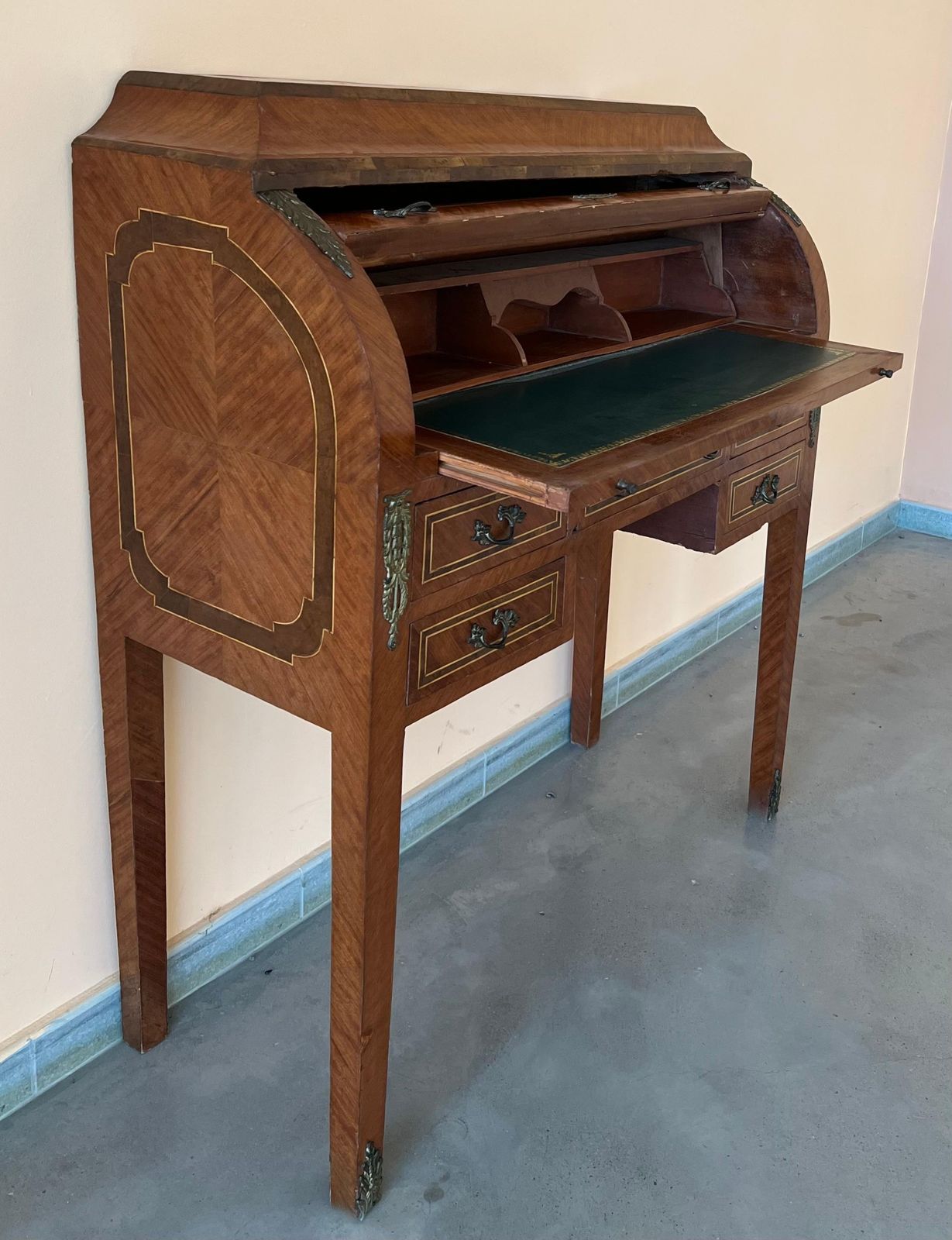 Bureau cylindre de style Sheraton Revival en marqueterie, vers 1890 photo buy
