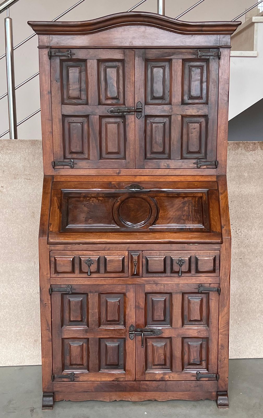 Bibliothèque-secrétaire espagnole en noyer, fin du XIXe siècle photo furniture