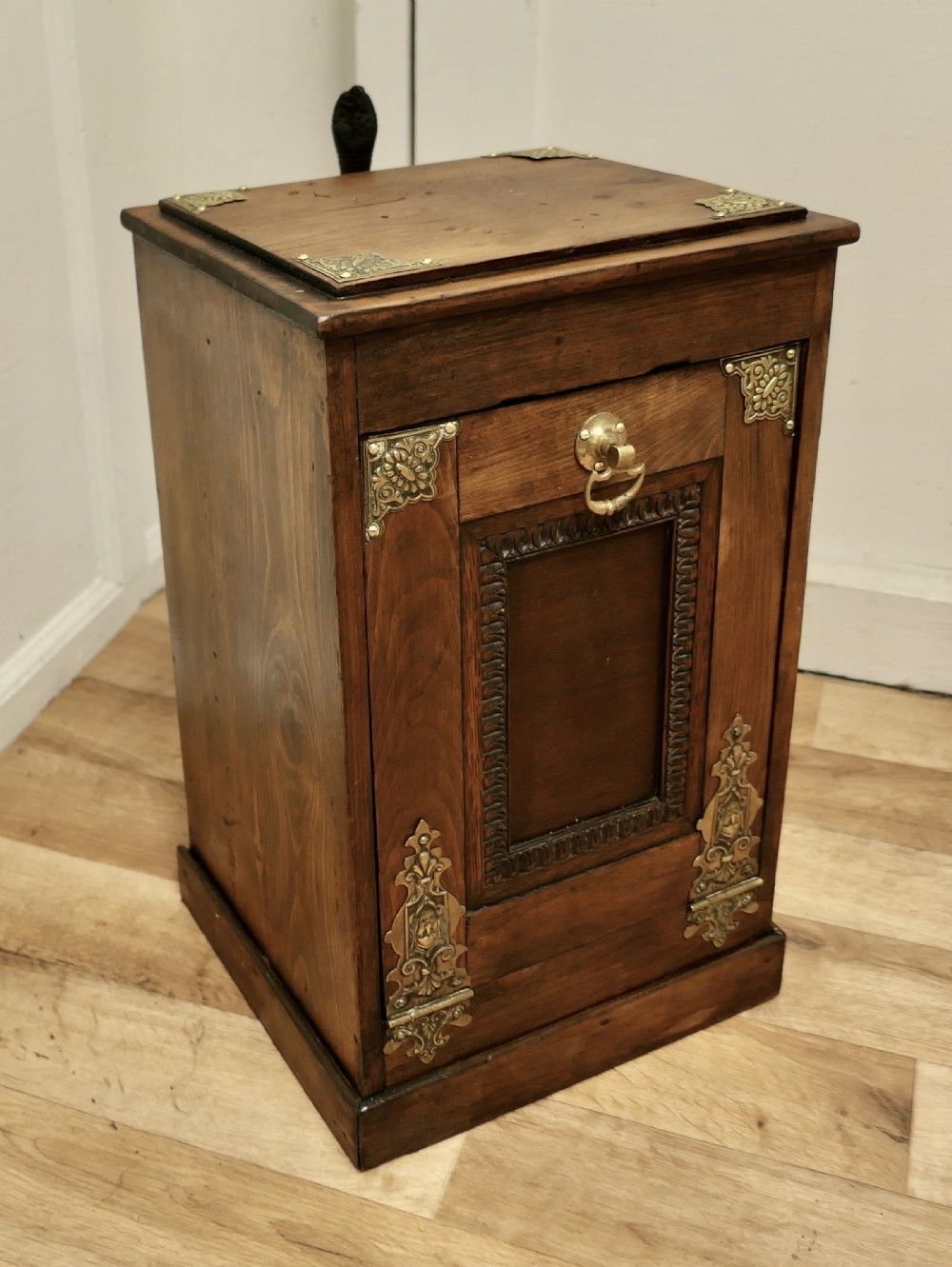 Unusual Arts And Crafts Dark Pine Purdonium, Coal Box photo furniture