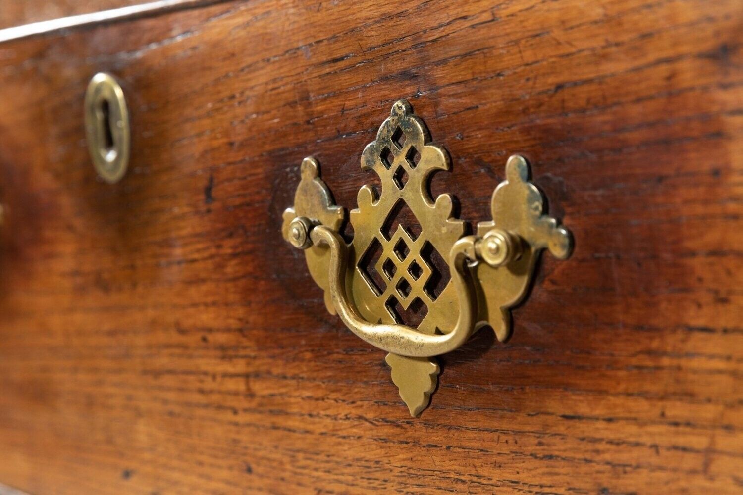 photo furniture Large 18thc Welsh Oak Dresser Base