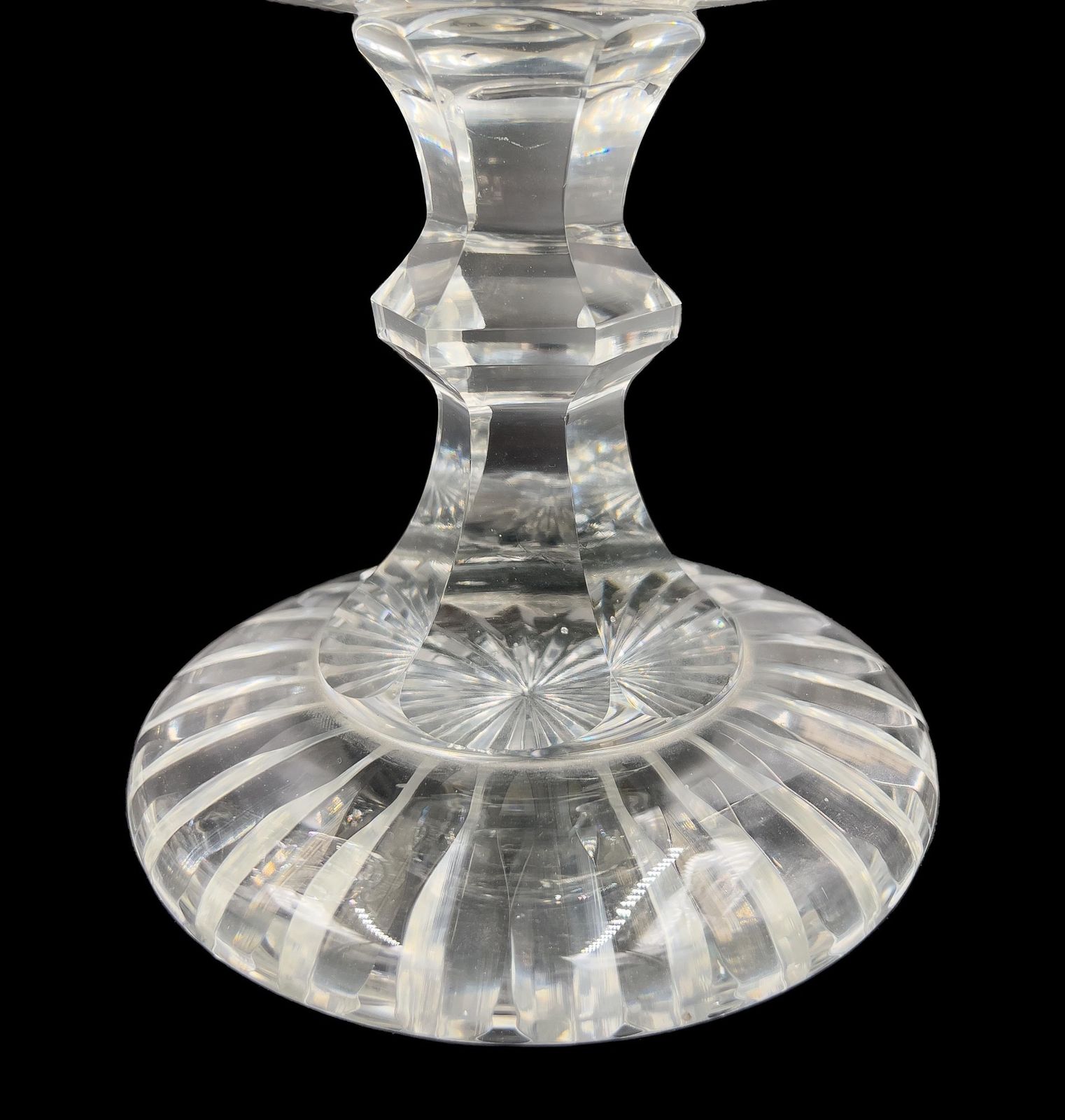 A Fine Pair Of Bohemian Cut And Etched Lidded Glass Vases, Late 19th/Early 20th Century photo vinterior