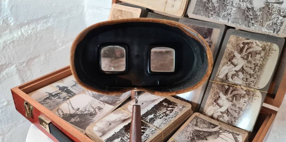photo furniture Antique Stereoscope / Handheld Stereoviewer With Over 160 Military / Conflict Themed Stereocards