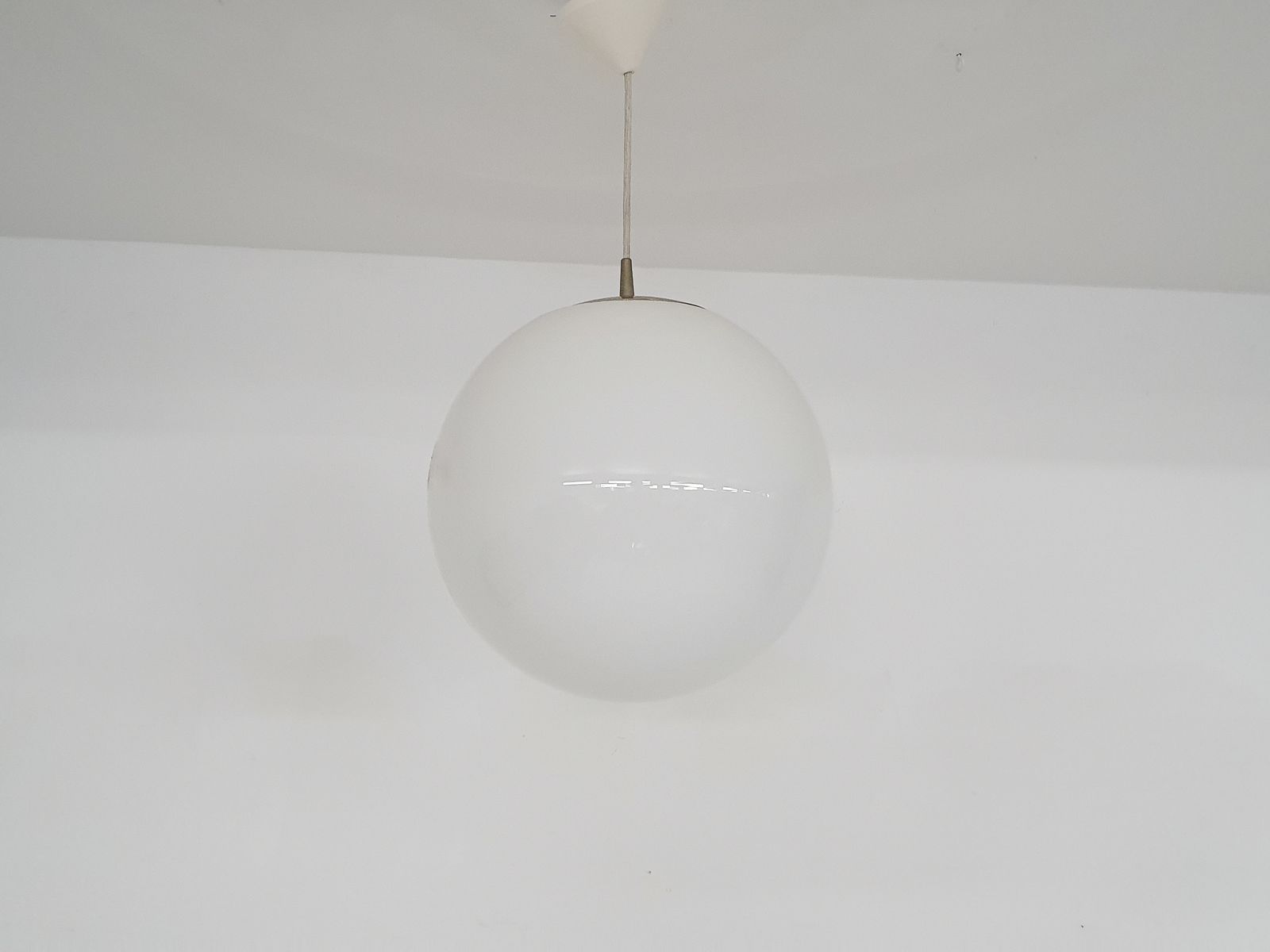 Peill And Putzler Glazen Bol, Hanglamp, Duitsland Ca. Jaren 1970 photo for sale