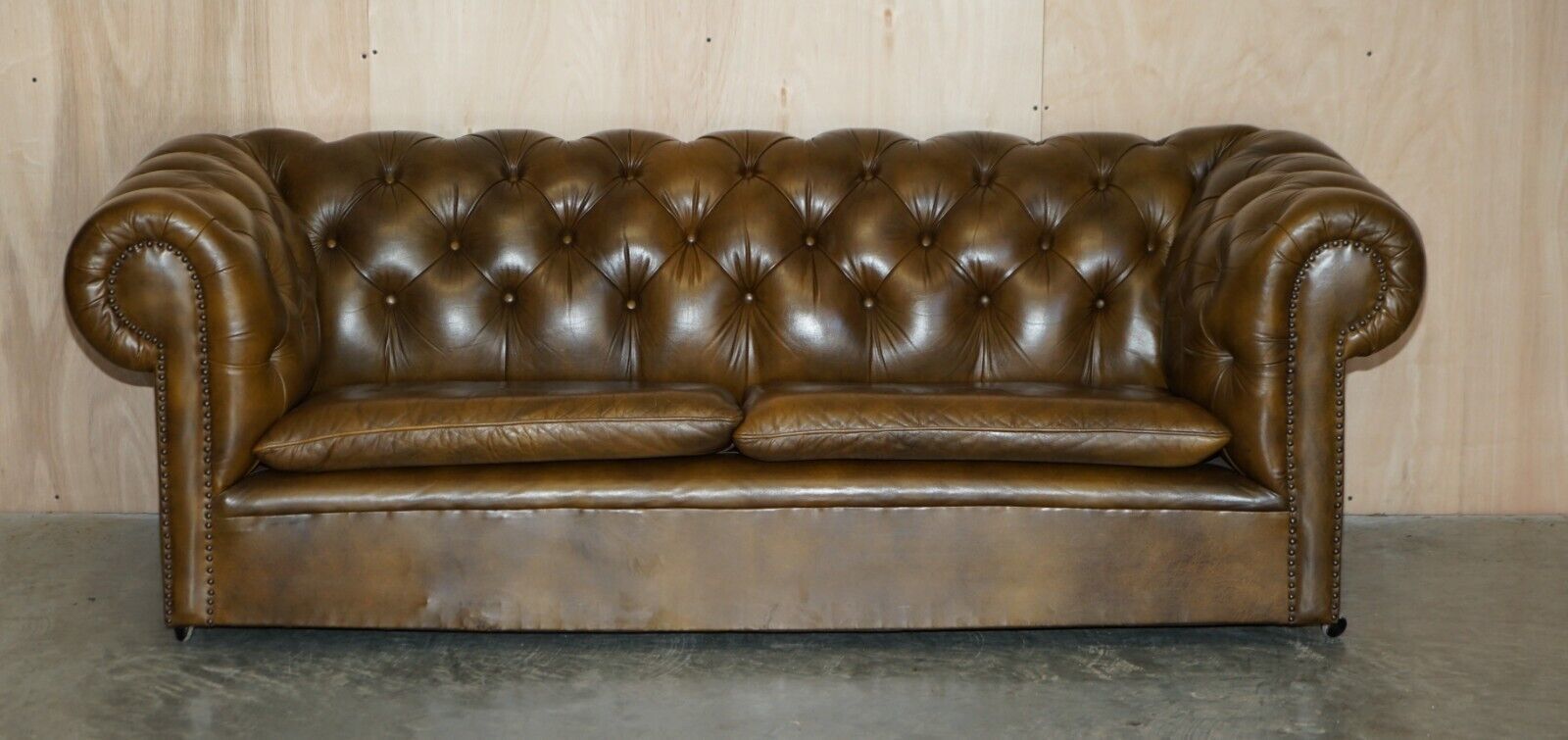 Vintage Chesterfield Club 3 Piece Sofa & Pair Of Armchairs Suite Green Leather photo for sale