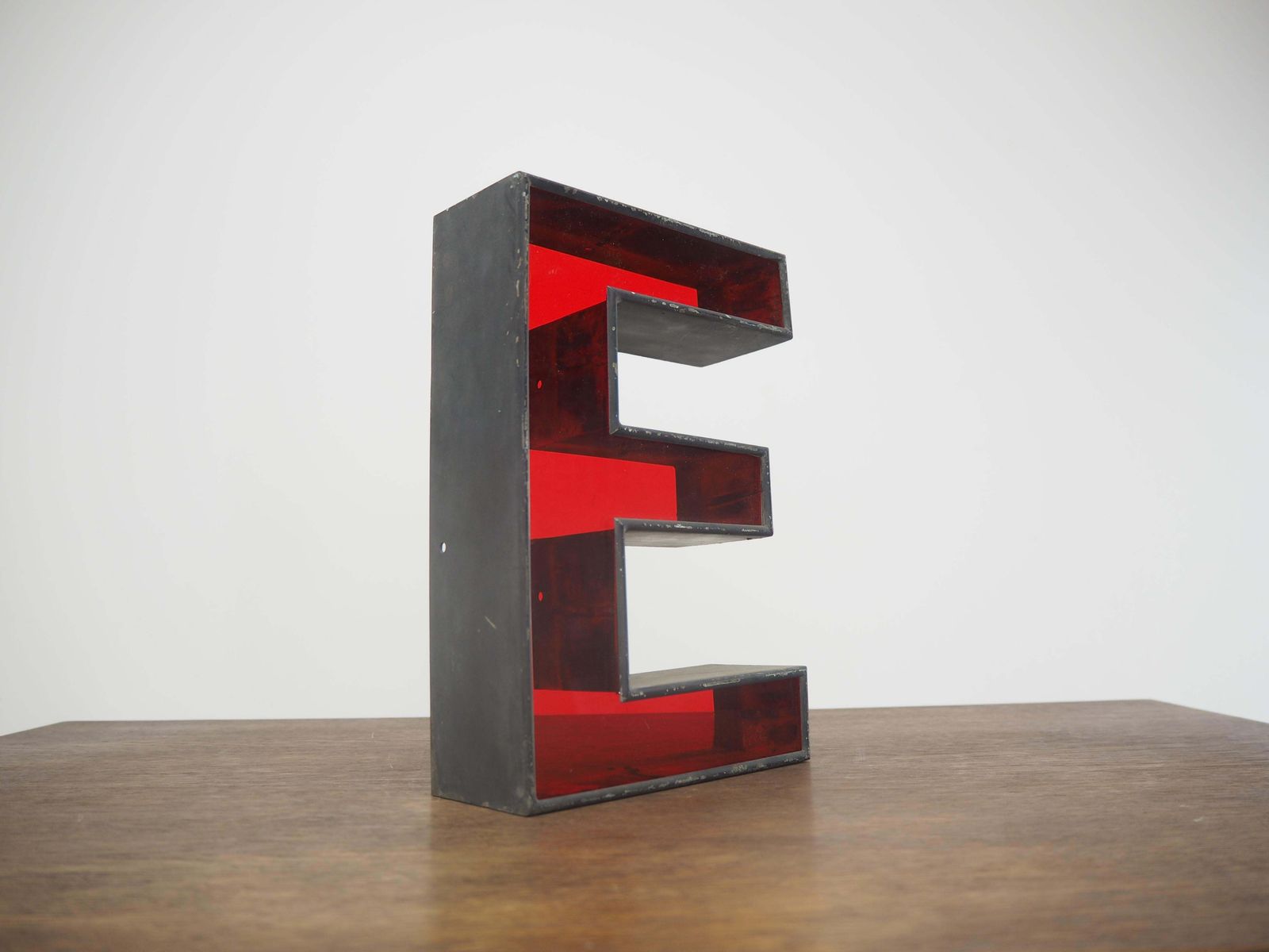 photo furniture Industrial Iron Desk Decoration Letter Sign, 2000s