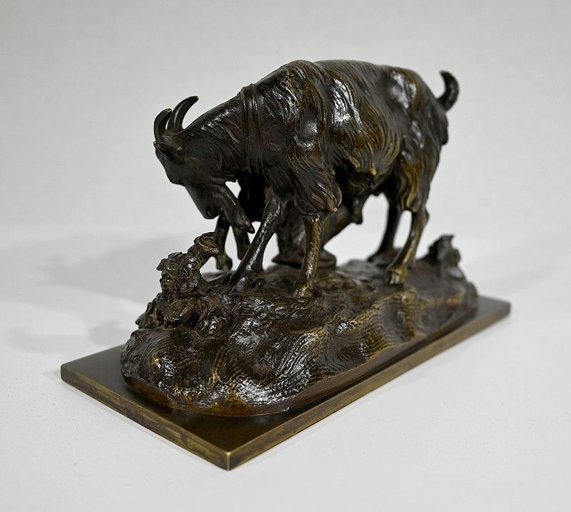 Bronze “The Goat And Its Kid” – Late 19th Century photo for sale