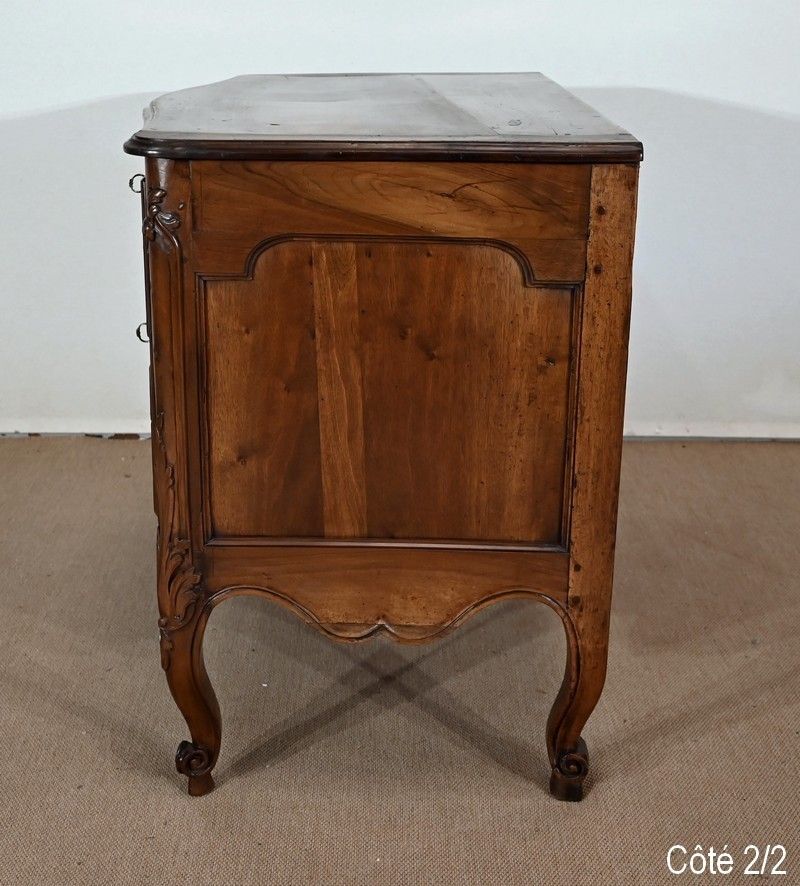 photo vinterior Nîmes Walnut Chest Of Drawers, Louis XV Period, 18th Century