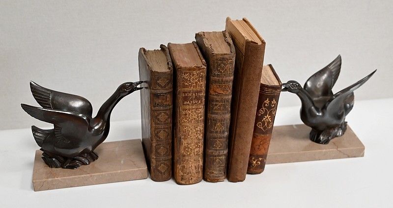 Pair Of Bookends, Swans In Patinated Metal On Marble   1930/1940 photo for sale
