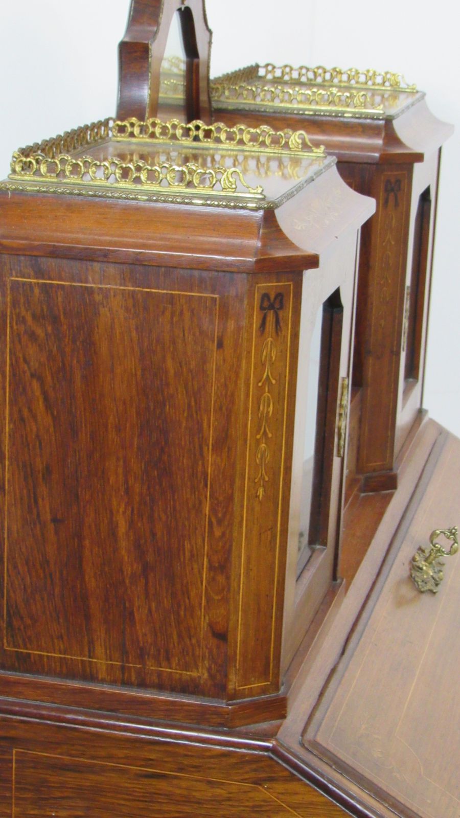 Furniture Lovely Walnut Ladies Desk, 1800s photo