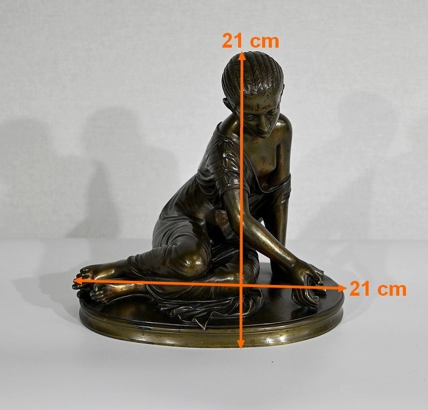 photo vinterior Bronze "The Osselets Player" After Antique Statue   19th Century