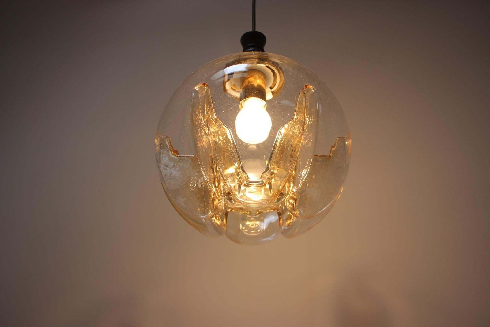 Mid Century Mazzega Murano Glass Pendant, Italy, 1970s. photo vintage