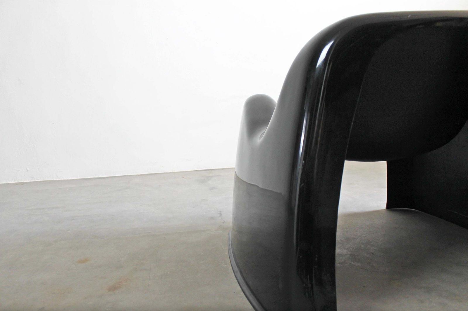 Sergio Mazza Toga Chair In Black Fiberglass For Artemide 1960s Italy photo Furniture