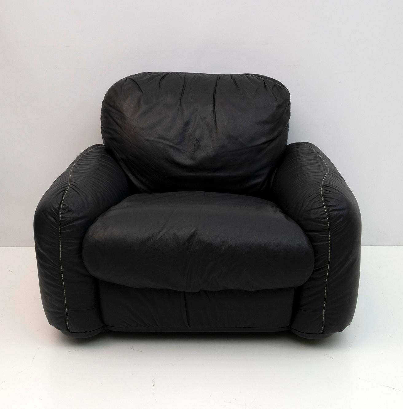 Pair Of Piumotto Italian Leather Armchairs By Arrigo Arrighi For Busnelli, 1970s photo vintage