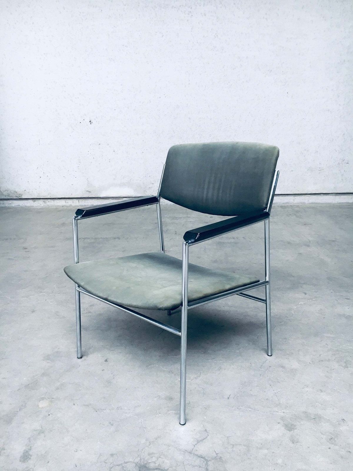 Midcentury Modern Dutch Design Armchair By Gijs Van Der Sluis, Netherlands 1960's photo vinterior
