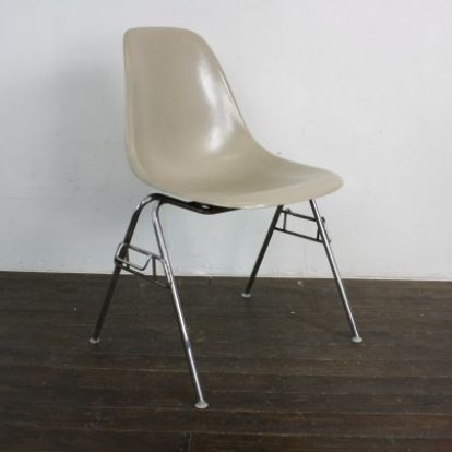 Furniture Eames Herman Miller Dss Side Chairs In Elephant Hide Grey / Light Greige / Black / Parchment On Original Stacking Bases photo