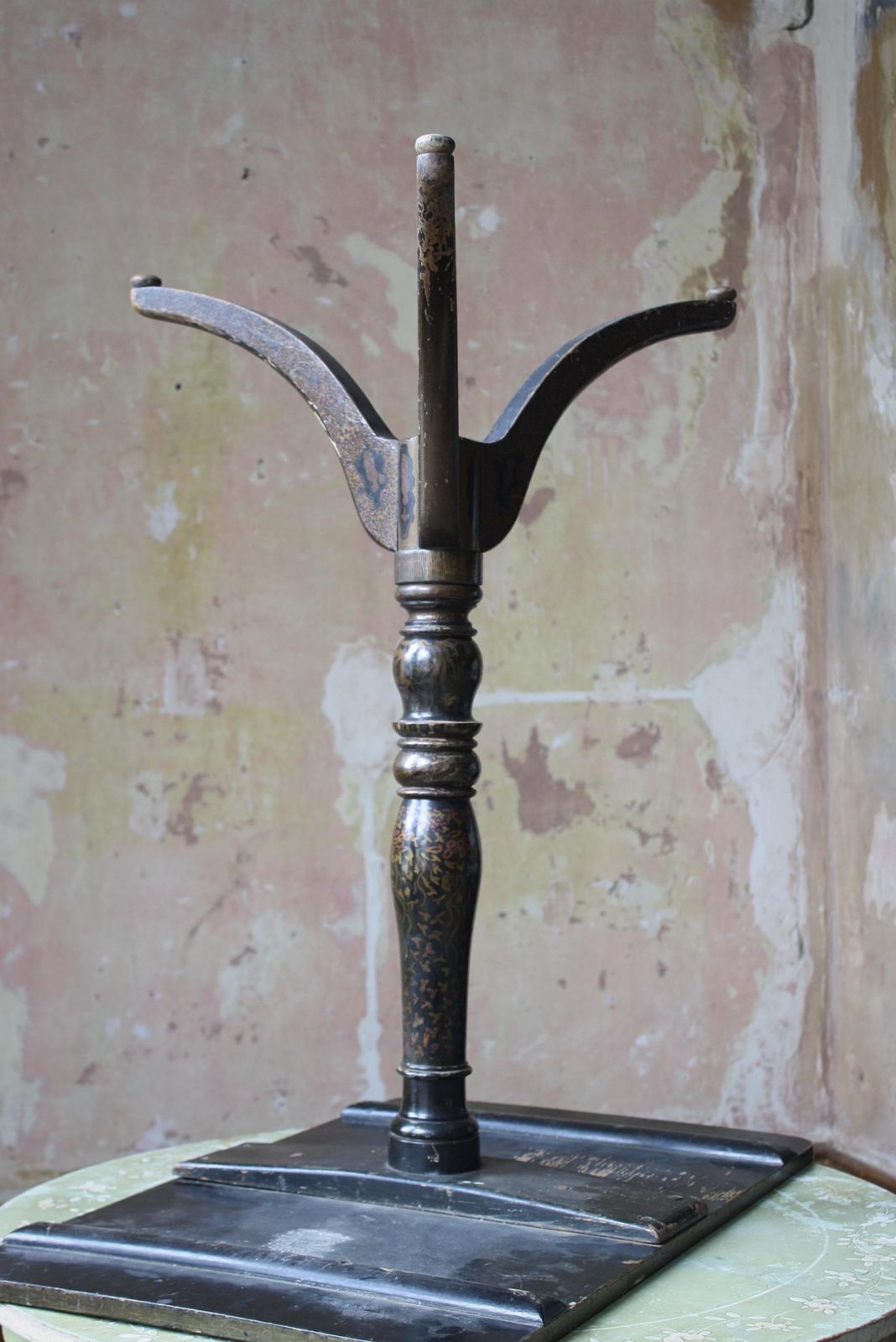photo furniture 1840 19th Century Black Lacquered Chinoiserie Tripod Wine Side Table
