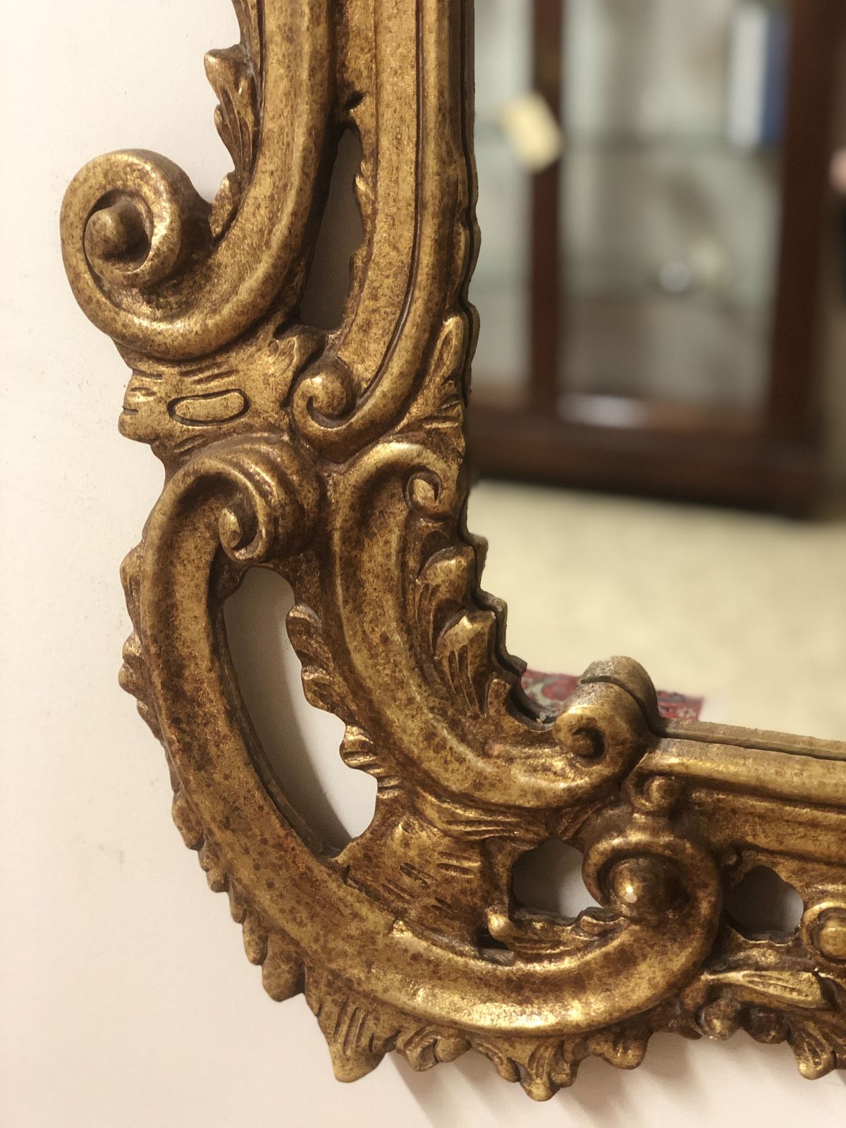 photo vinterior Huge Baroque Style Mirror Of High Venetian Craftsmanship