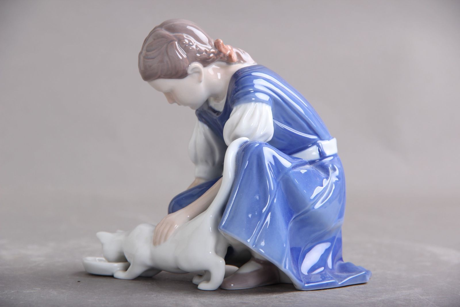 Girl With Cat, Bing & Grondahl Model 1745, Design By Ingeborg Plockross Irminger, 1960s Danish Design Porcelain photo vinterior
