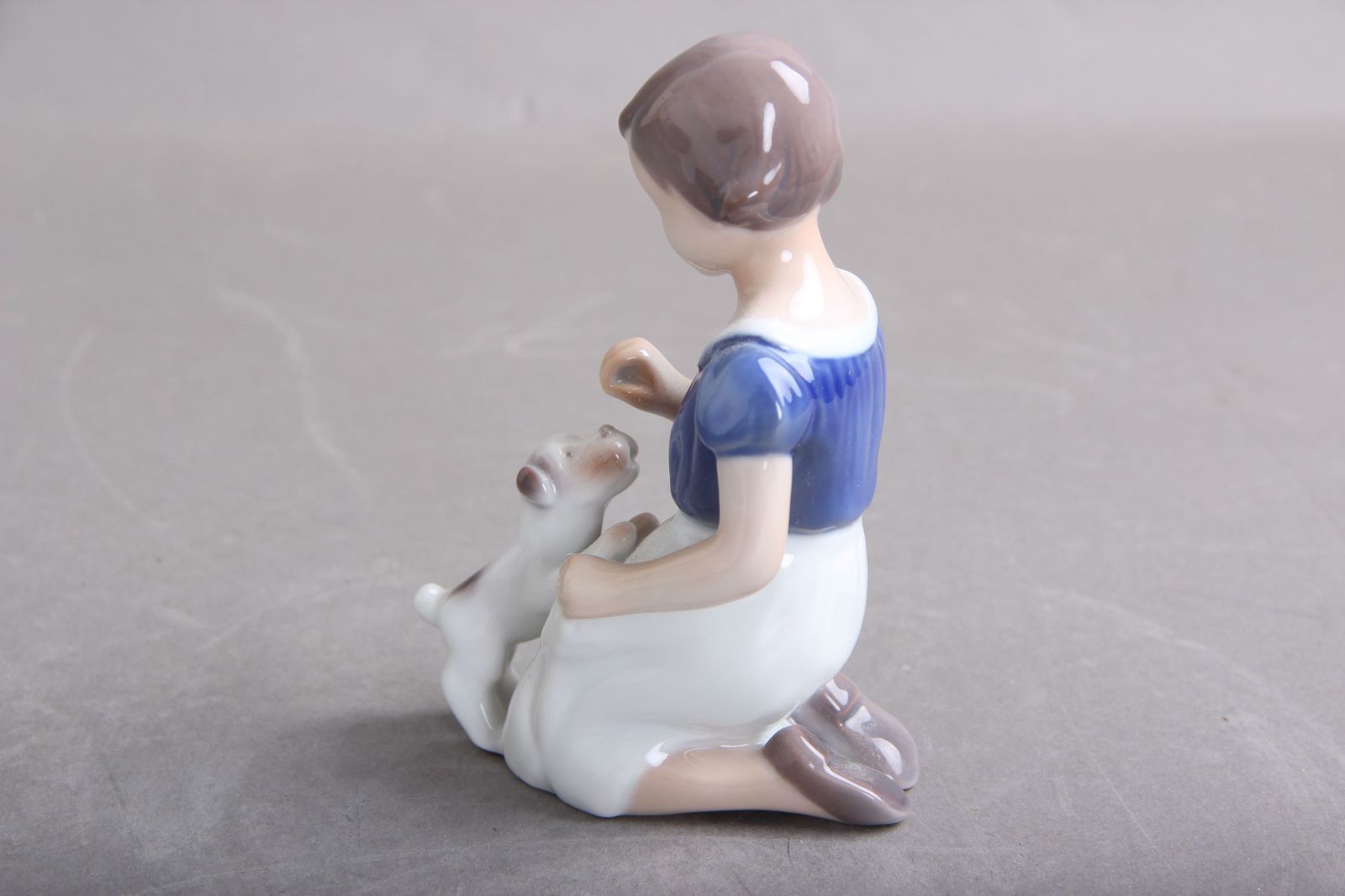 Bing & Grondahl, Girl With Small Dogs, Model B&G 2316 Designed By Vita Thymann And Produced Between 1970 And 1982 photo 100.0