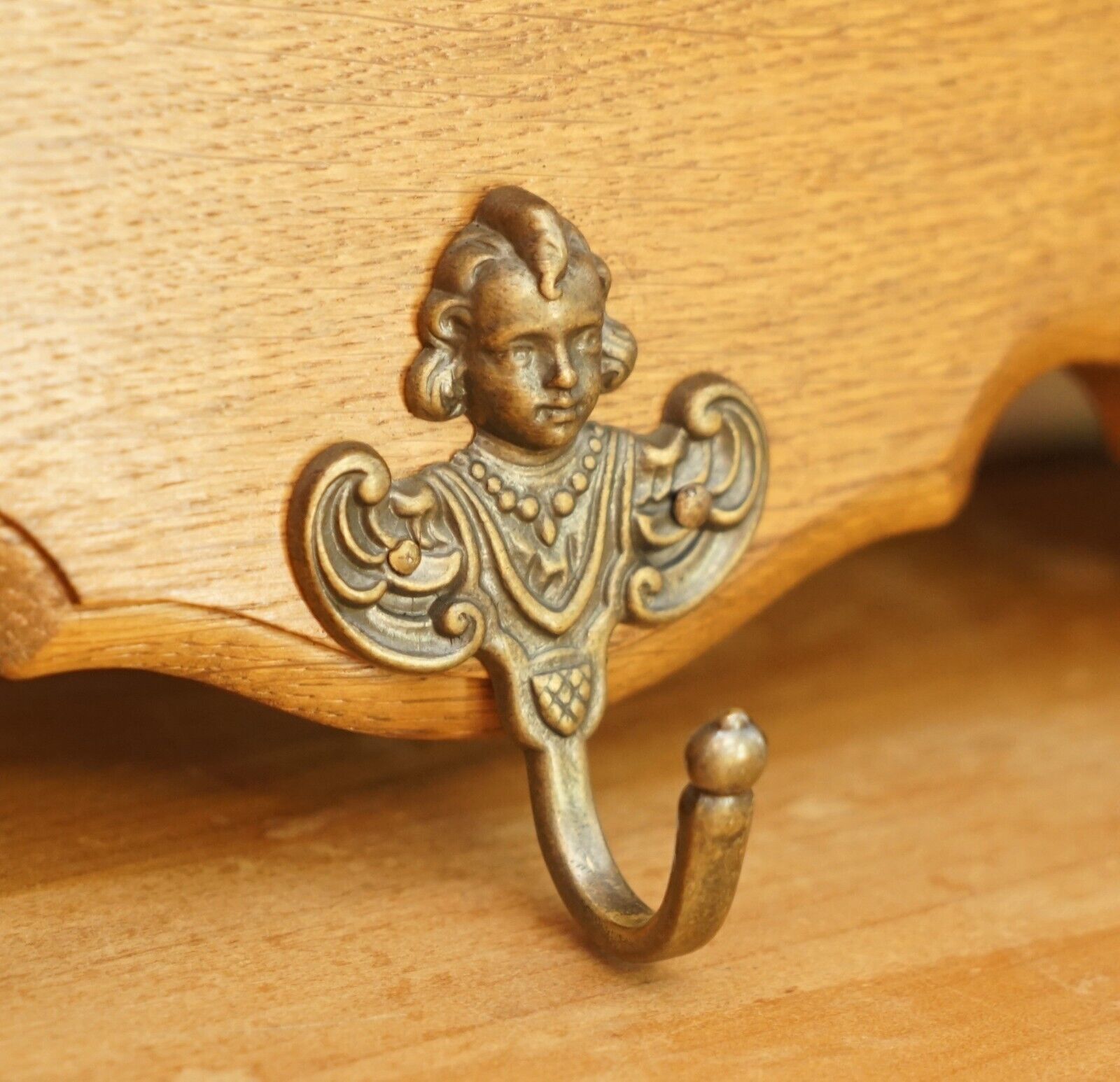 photo furniture Elegent Dutch Carved Oak Coat Hat Scarf Wall Rack Hanger French Royal Hooks