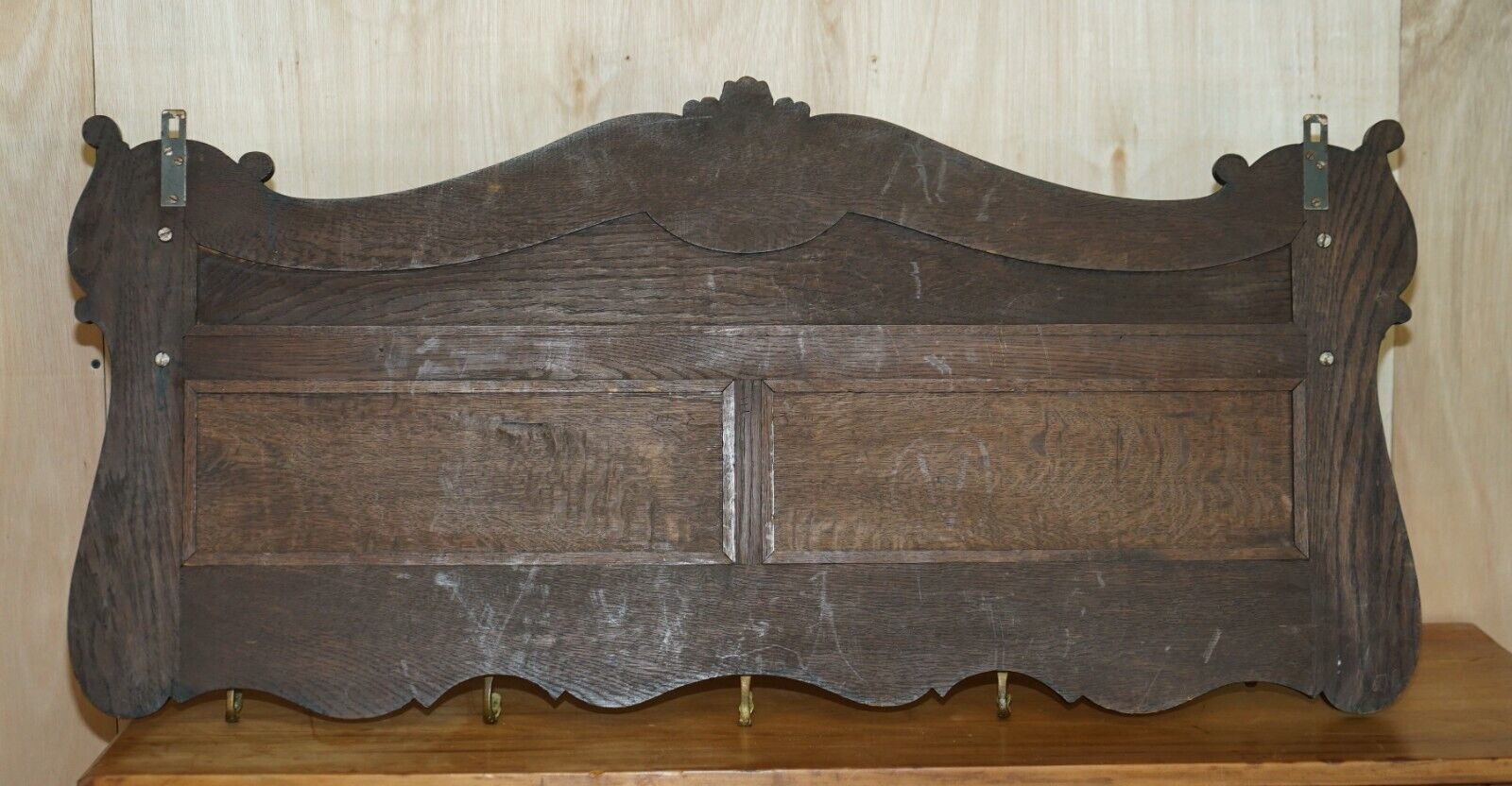 photo furniture Large Antique Dutch Fine Carved Oak Coat Hat Scarf Wall Rack Hanger Cherub Hooks