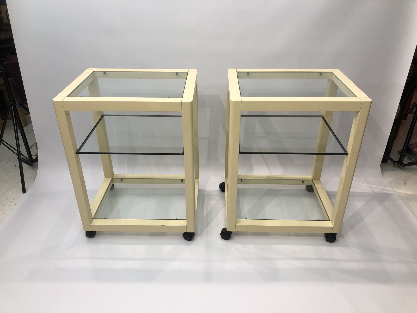 Pair Of Cream Lacquered Side Tables Wheels 1970s Hollywood Regency Modernism photo Furniture