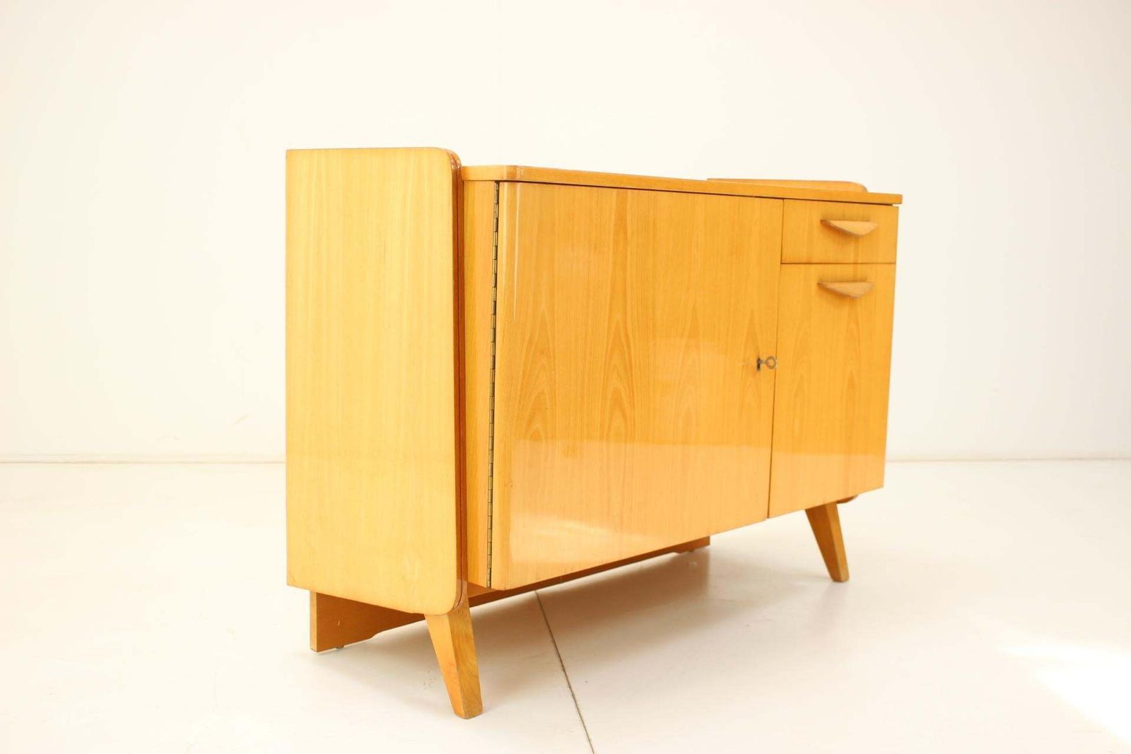 Mid Century Cabinet High Gloss By Tatra Pravenec, 1970s Czechoslovakia photo vinterior