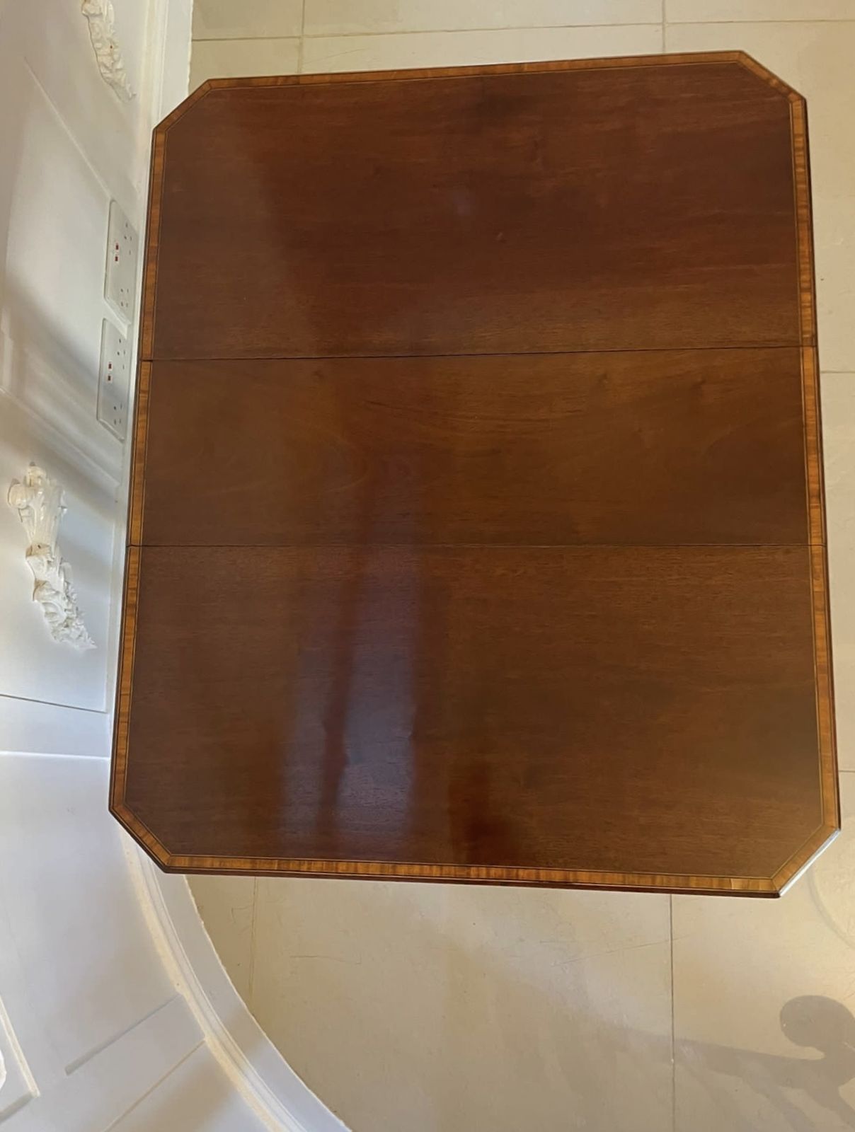 photo furniture Antique Quality Inlaid Mahogany Sutherland Table