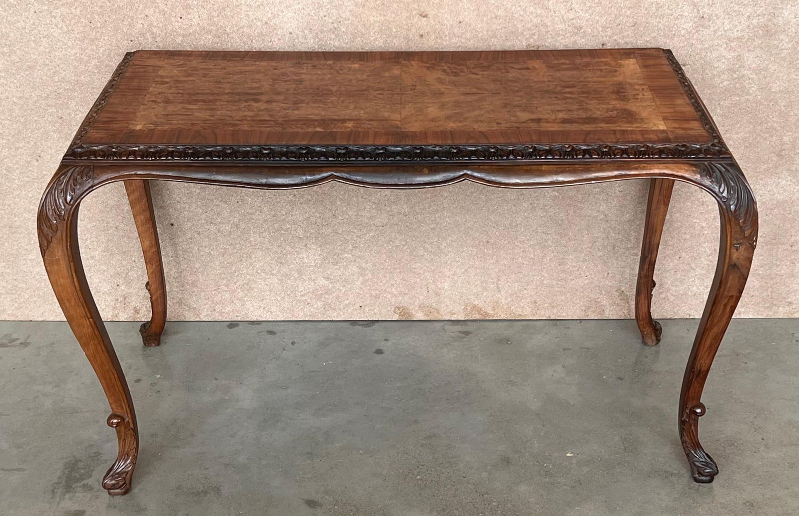 Table basse rectangulaire d'époque en loupe de noyer, de style Queen Anne photo Mobilier