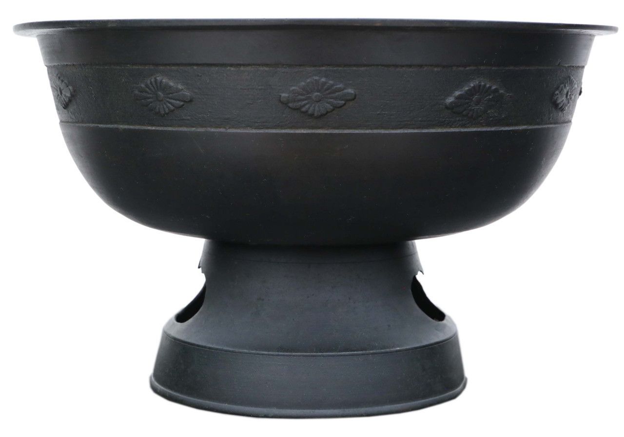 Antique Oriental Japanese Large Fine Quality Bronze Bowl Planter Jardinière Censor Late Edo Period, Mid 19th Century Buddhist Tearai photo for sale